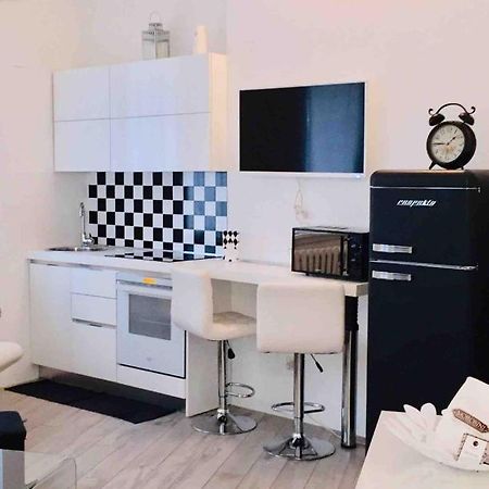 Bed and Breakfast Joo'S Flat Milano Esterno foto